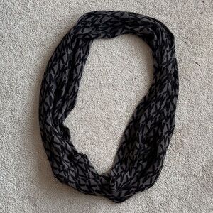 Michael Kors Black and Gray Patterned Scarf
